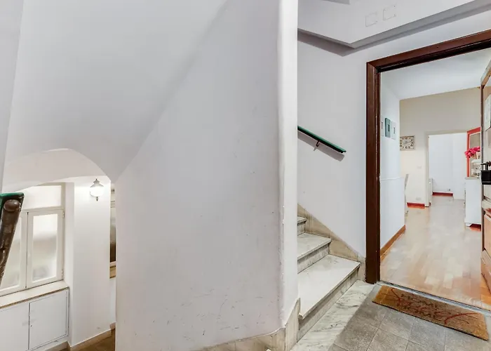 Centro Trastevere Lovely House Διαμέρισμα *